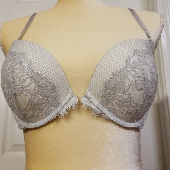 Gorgeous Very Sexy push up bra by Victoria Secret - Picture 2 of 4